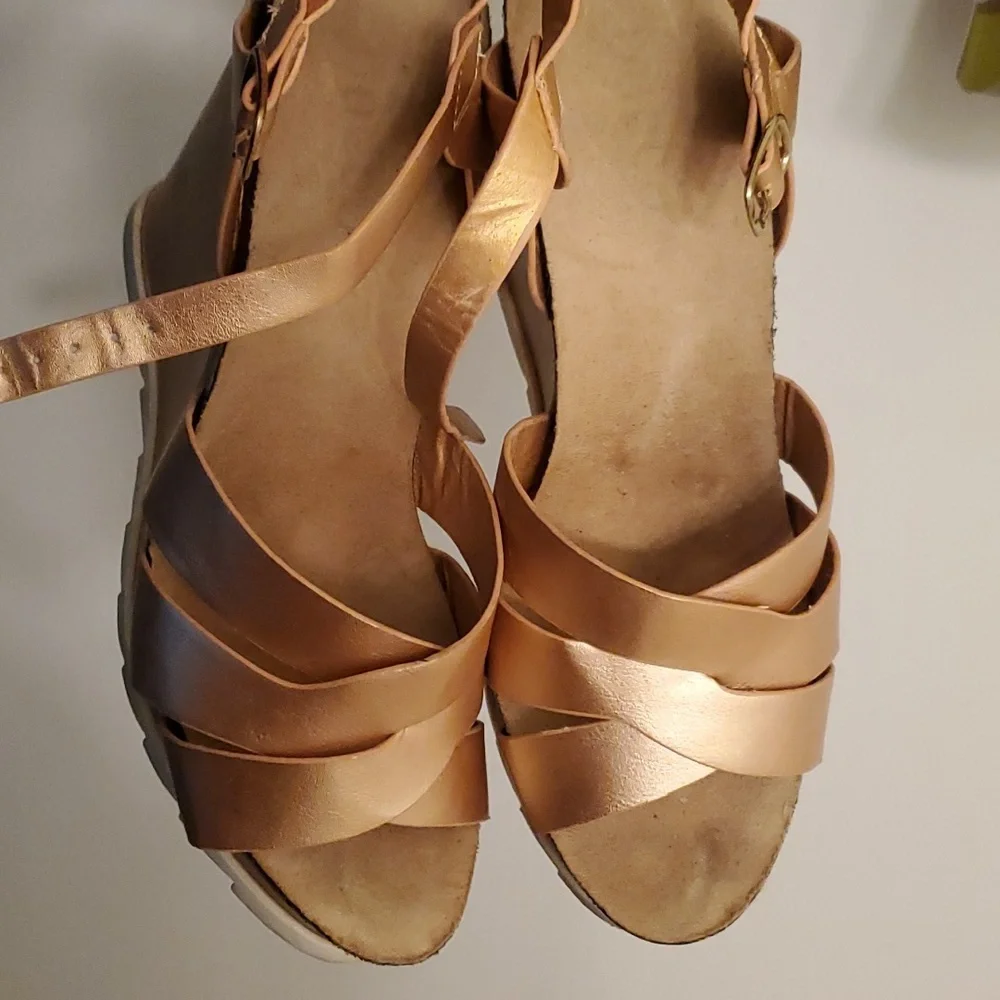 Sandals - Picture 2 of 7
